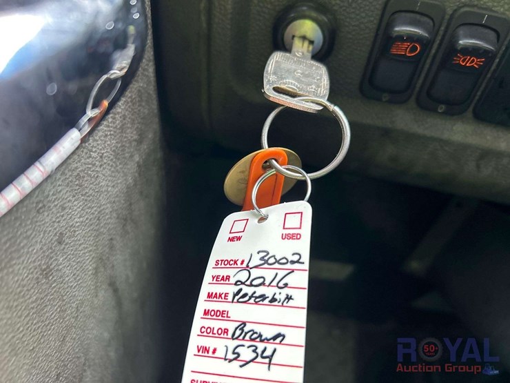 2016-peterbilt-320-image-29