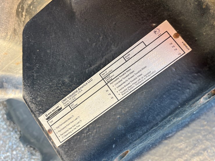 2015-new-holland-t8.410-image-26