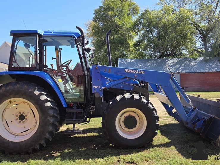 new-holland-ts110-image-4