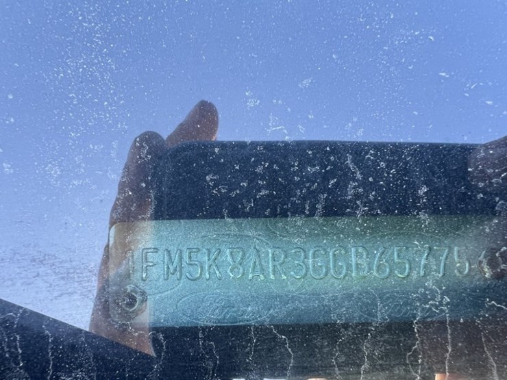 2016-ford-explorer-image-9