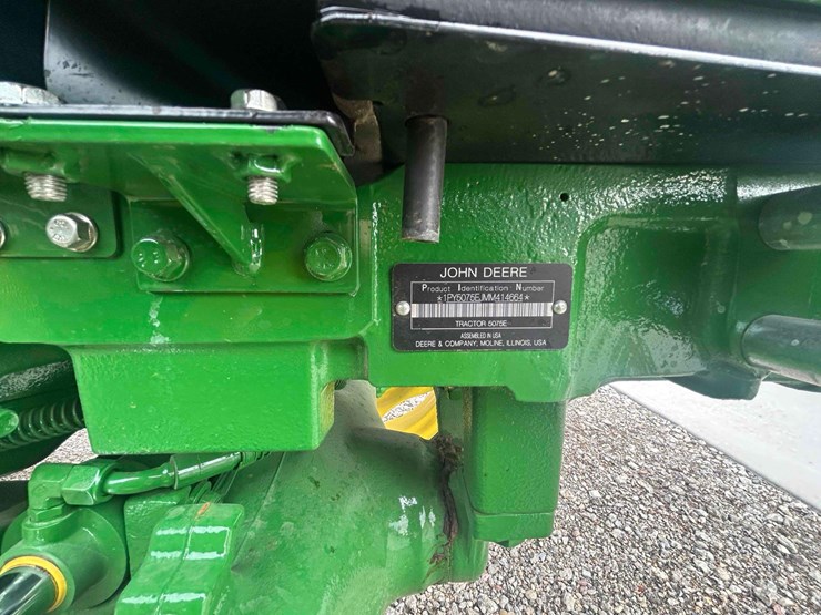 2021-john-deere-5075e-image-10