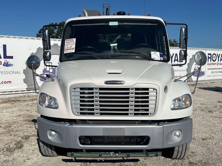 2020-freightliner-m2-106-elgin-whirlwind-series-mv-street-sweeper-truck-image-44