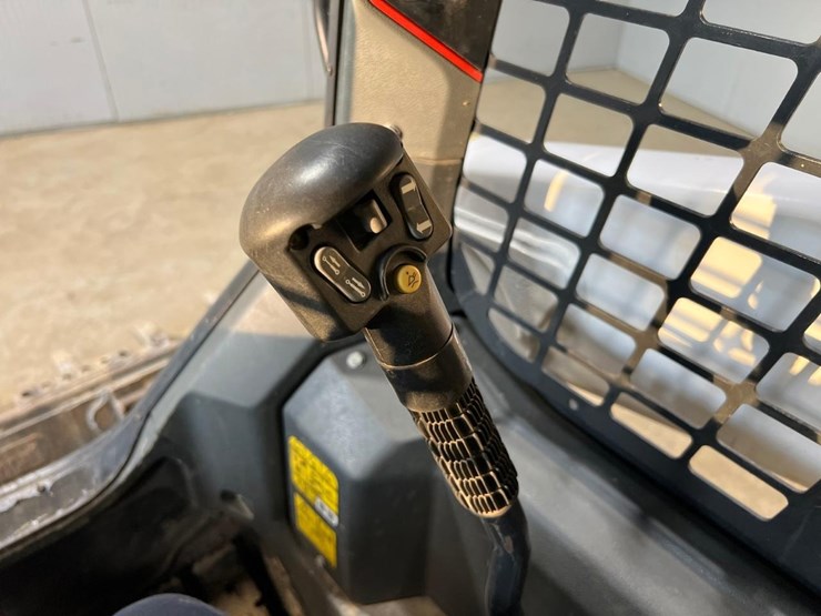 2022-bobcat-t66-image-25