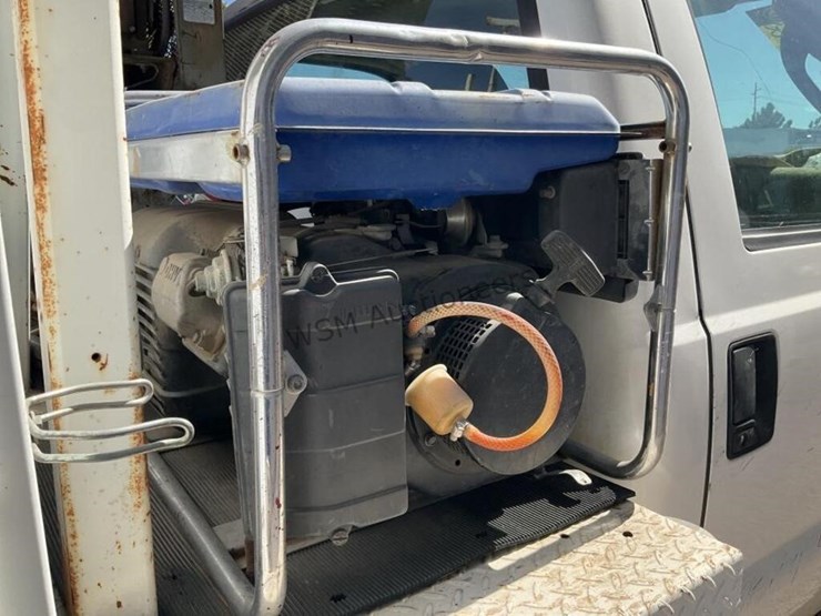 2005-ford-f550-image-15