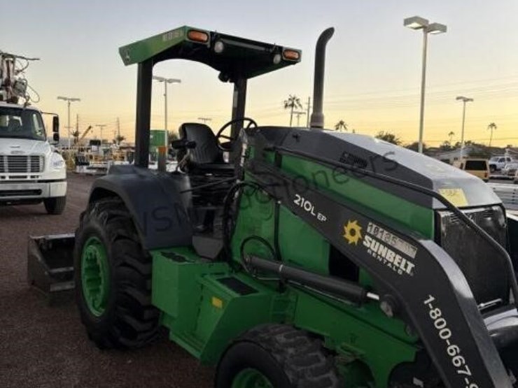 deere-210l-image-5
