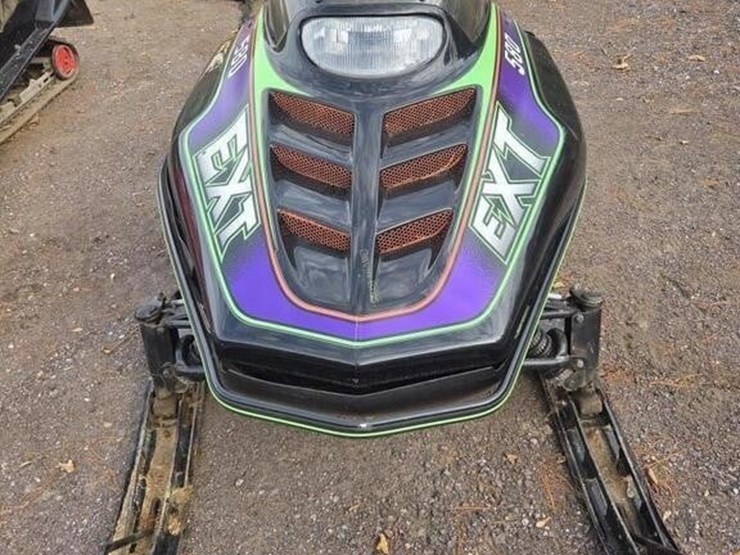 caterpillar-580-image-6