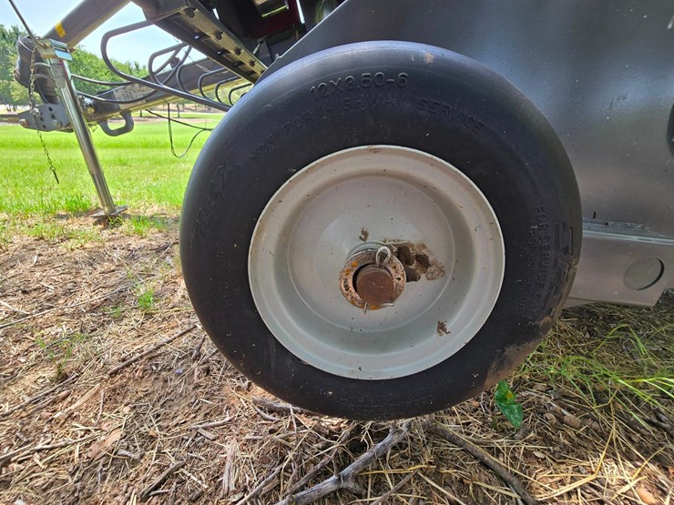 2020-massey-ferguson-1840-image-24