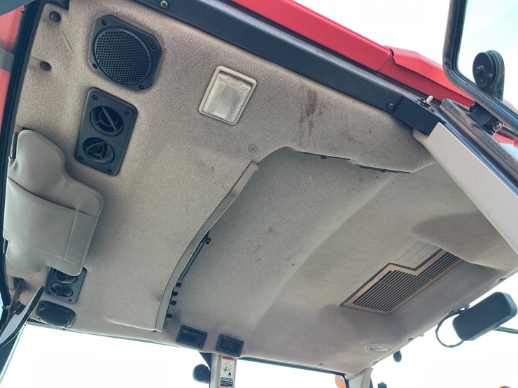 2012-kubota-m135x-image-12