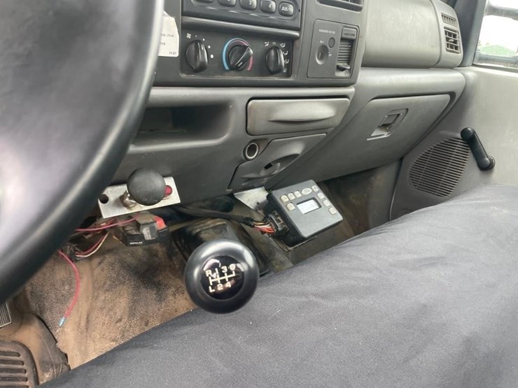 2004-ford-f550-image-17