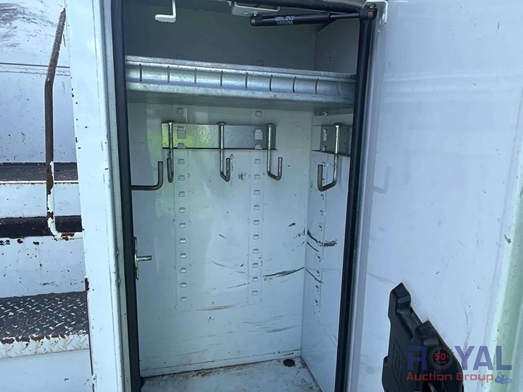 2016-freightliner-m2-106-altec-am50-50ft.-insulated-material-handling-bucket-truck-image-30