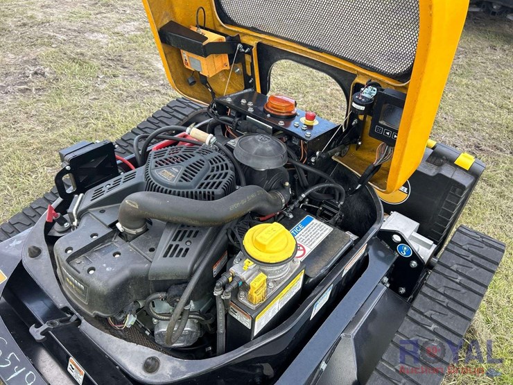 2022-mcconnel-traxx-rc28-43in.-remote-controlled-slope-mower-image-5