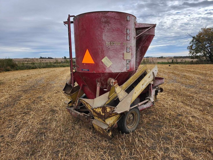 new-holland-350-image-3