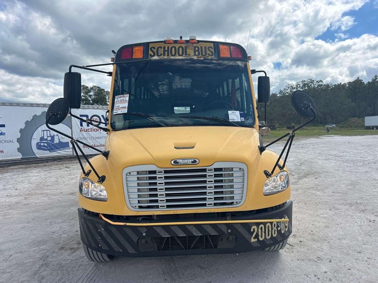 2009-freightliner-b2-image-22