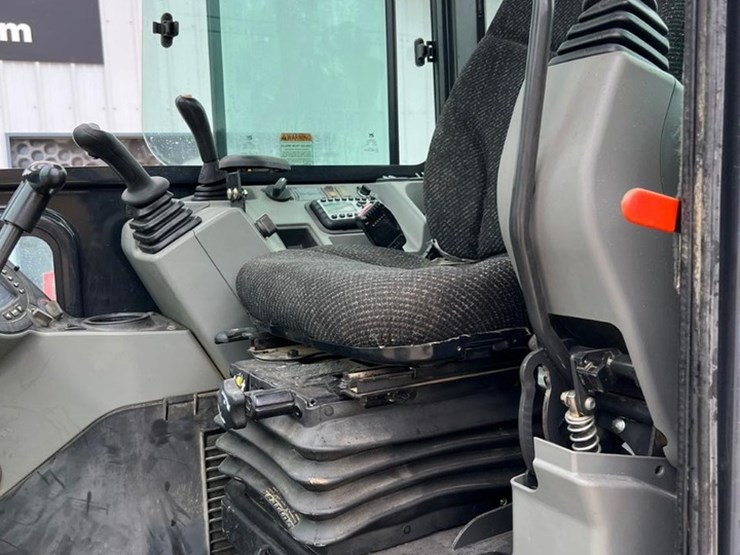 2015-bobcat-e50-image-25