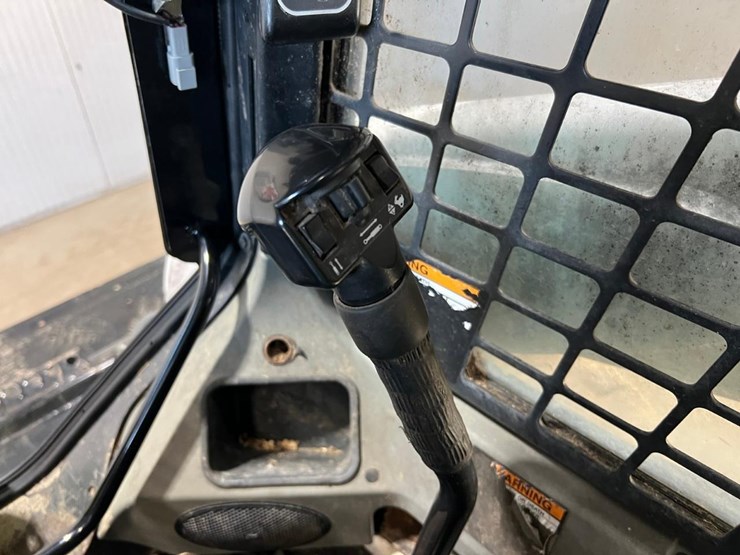 bobcat-s750-image-21