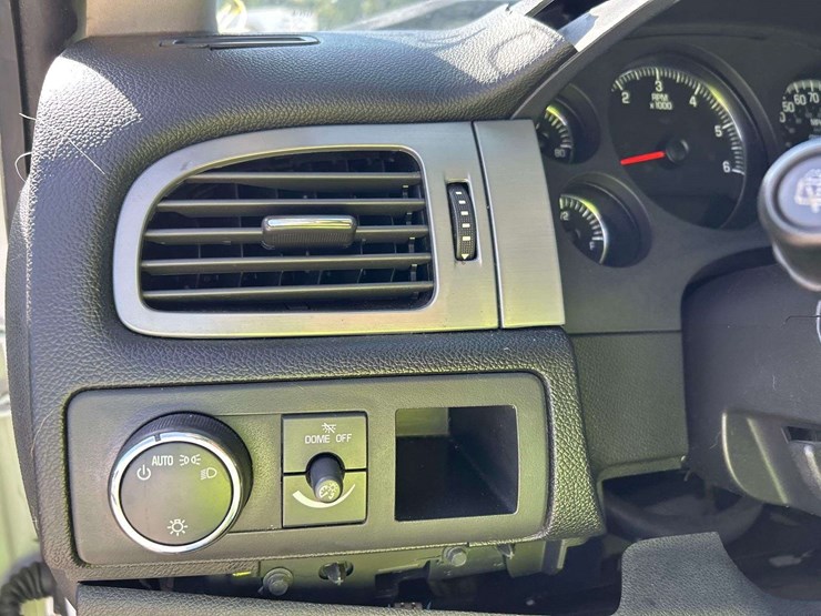 2014-chevrolet-tahoe-image-13