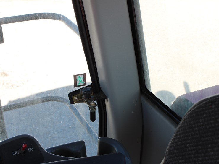 #2065-•-#2065---mf-hesston-wr-9770-swather-image-100