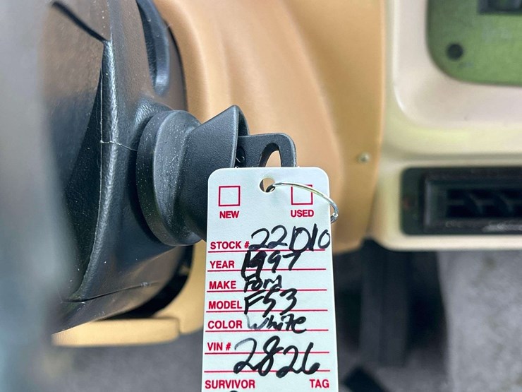 1998-national-rv-tropi-cal-t/a-35ft-class-a-motorhome-image-35