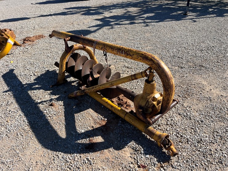 #t13972-•-danuser-post-hole-digger-image-4