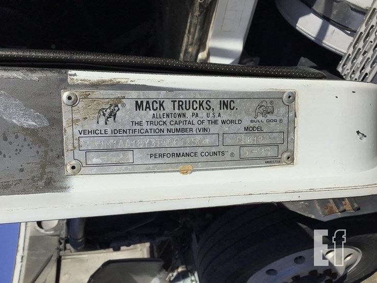 1996-mack-ch613-image-26
