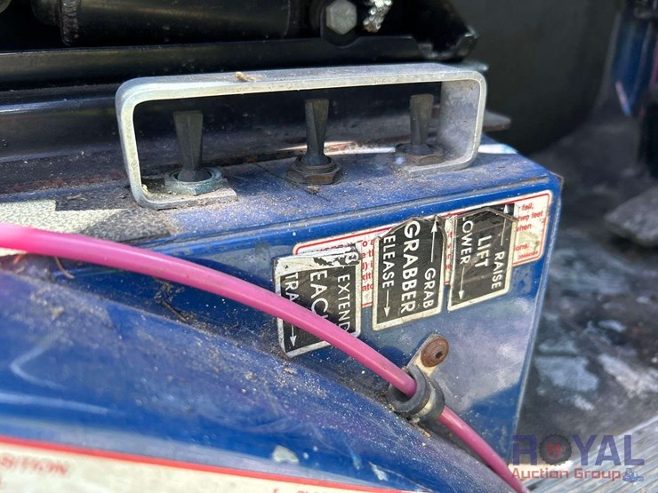 2005-autocar-wxr-heil-rear-loader-garbage-truck-image-11