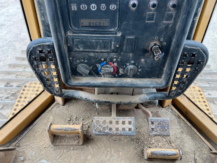 caterpillar-d5n-xl-image-32