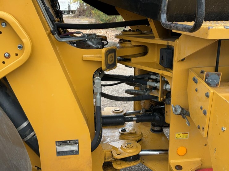 2013-caterpillar-924k-image-43