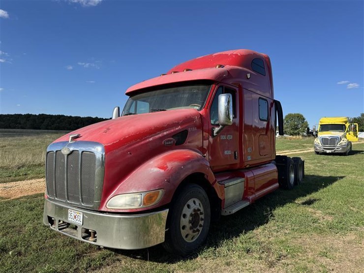 2005-peterbilt-387-image-3
