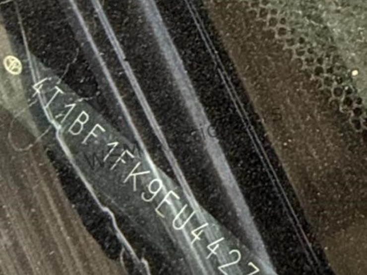 2014-toyota-camry-sdn-image-14