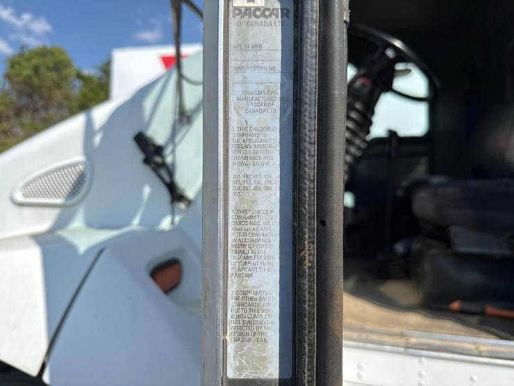 kenworth-rollback-tow-truck-image-26