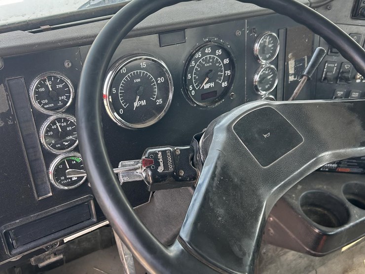 2000-international-9100-image-6