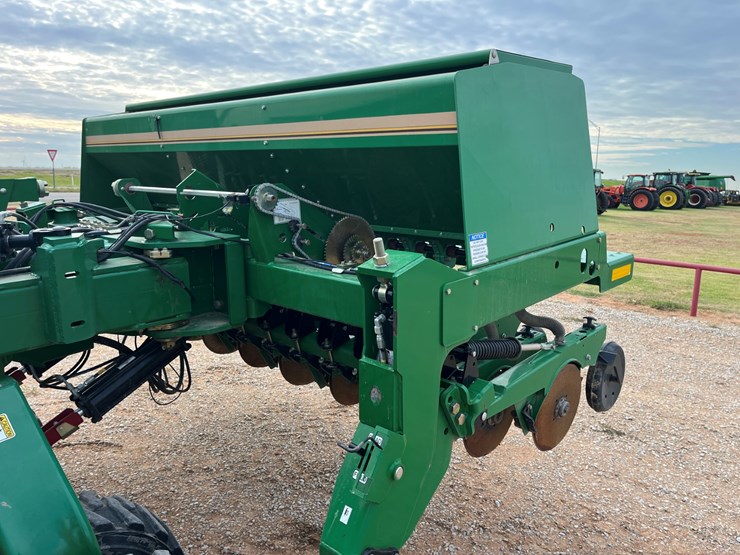 2018-great-plains-3s3000hd-image-21