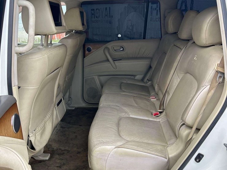 2012-infiniti-qx56-image-21