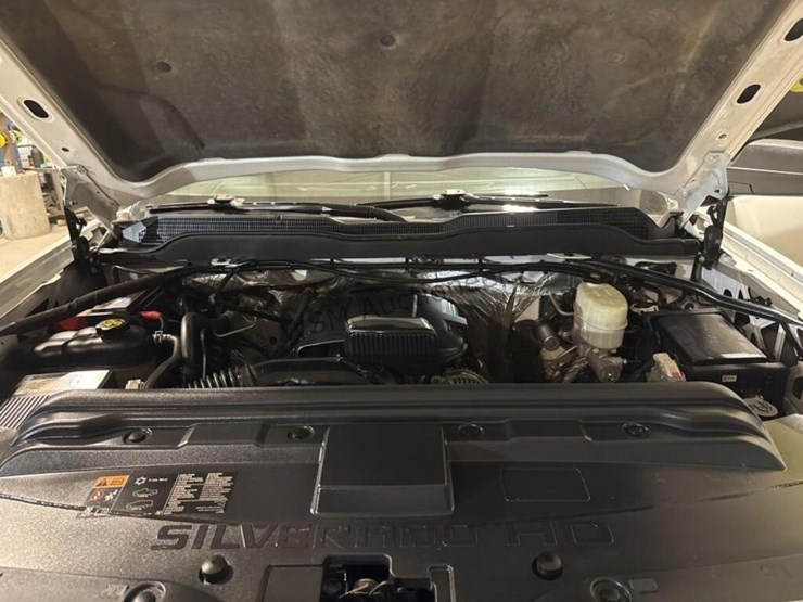 2015-chevrolet-silverado-2500hd-image-12