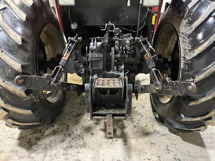 case-ih-5140-image-11