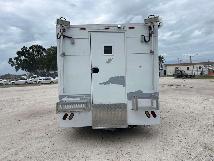 2012-ford-f550-image-27