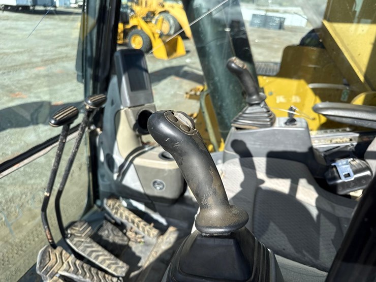 caterpillar-328d-lcr-image-15