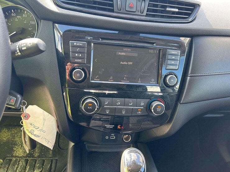 2020-nissan-rogue-image-15