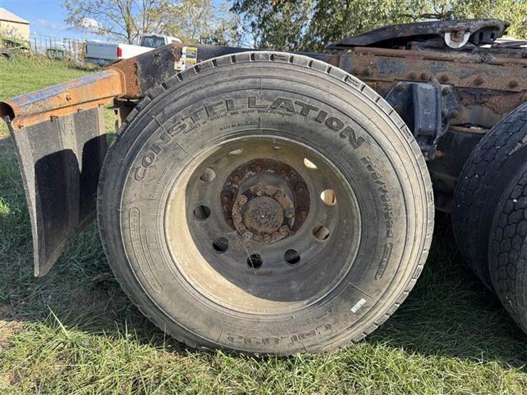 2005-peterbilt-387-image-51