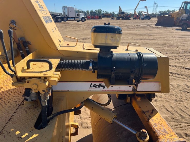 leeboy-400t-image-12