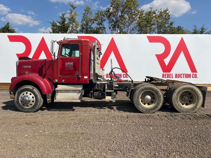 kenworth-t/a-day-cab-road-tractor-image-1