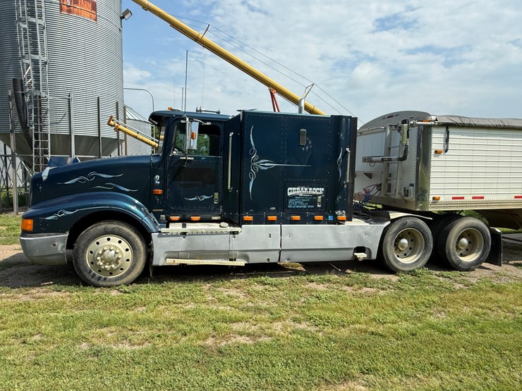 1990-international-9400-image-1