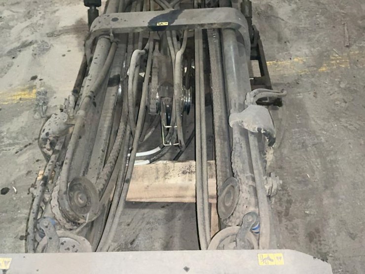 #162-•-cat-forklift-mast-image-4