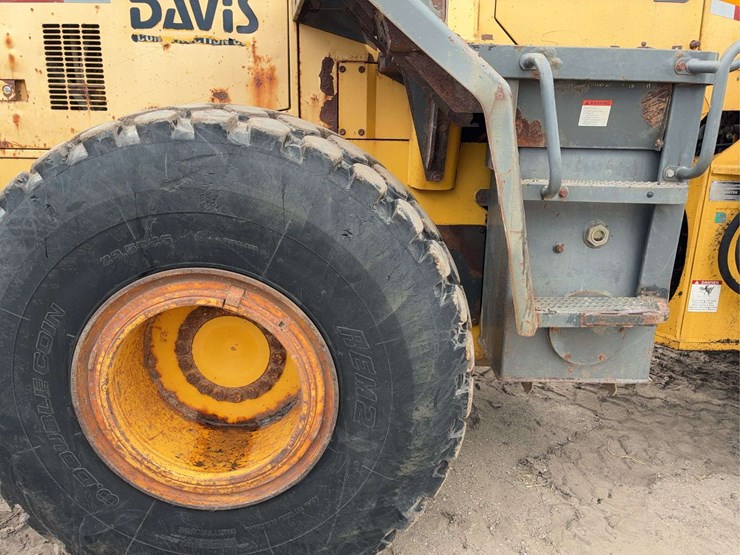 komatsu-wa380-image-26