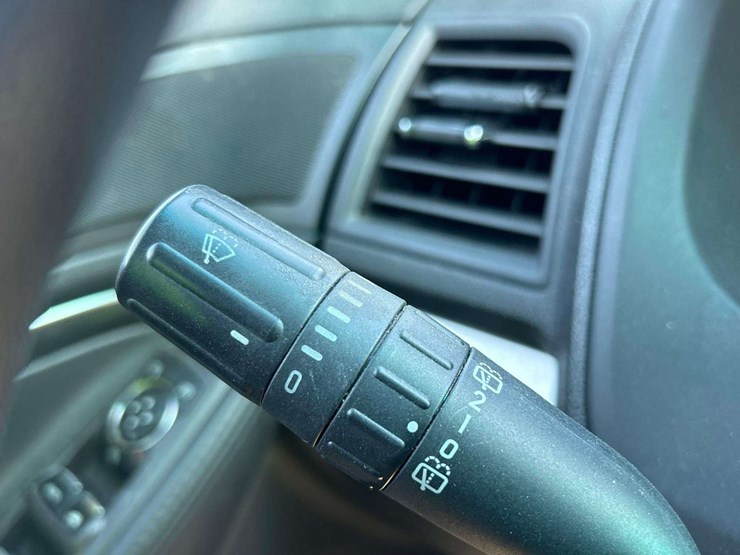 2015-ford-explorer-image-14