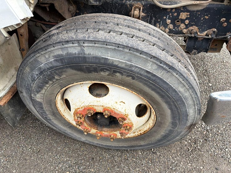 2004-ford-f650-image-10