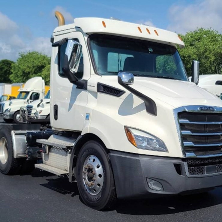 2019 FREIGHTLINER CASCADIA 116