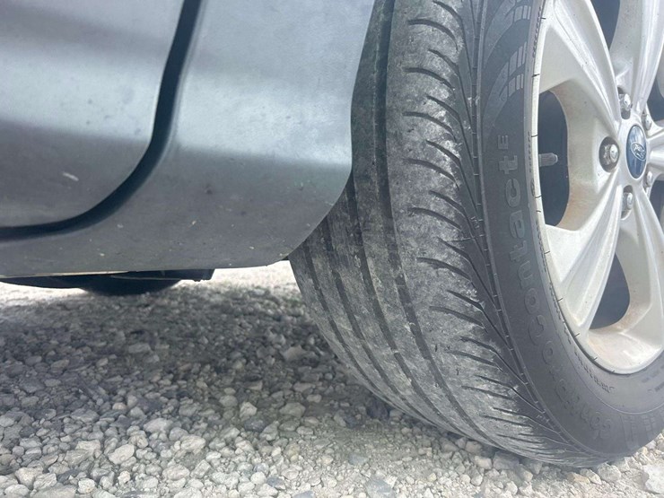 2016-ford-escape-se-image-24