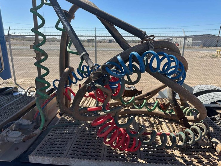 2013-peterbilt-367-image-7