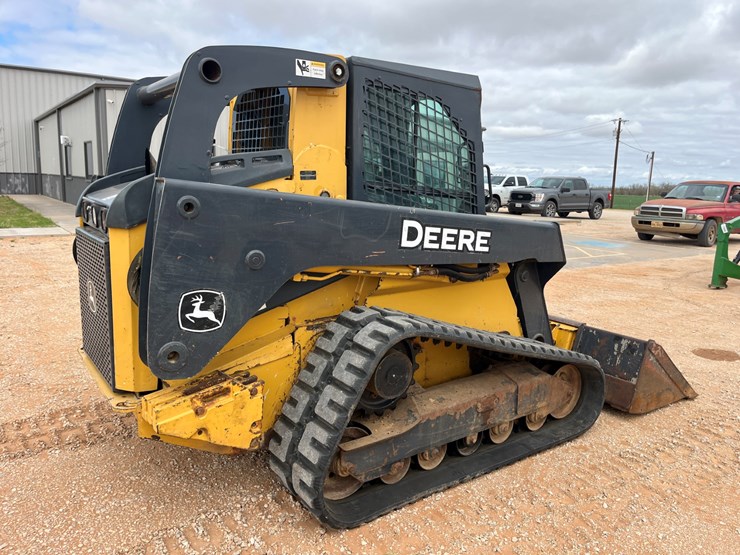 2010-deere-333d-image-8